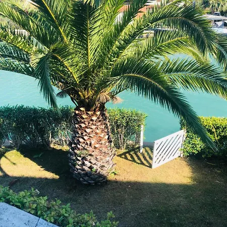 Διαμέρισμα Marinagri *